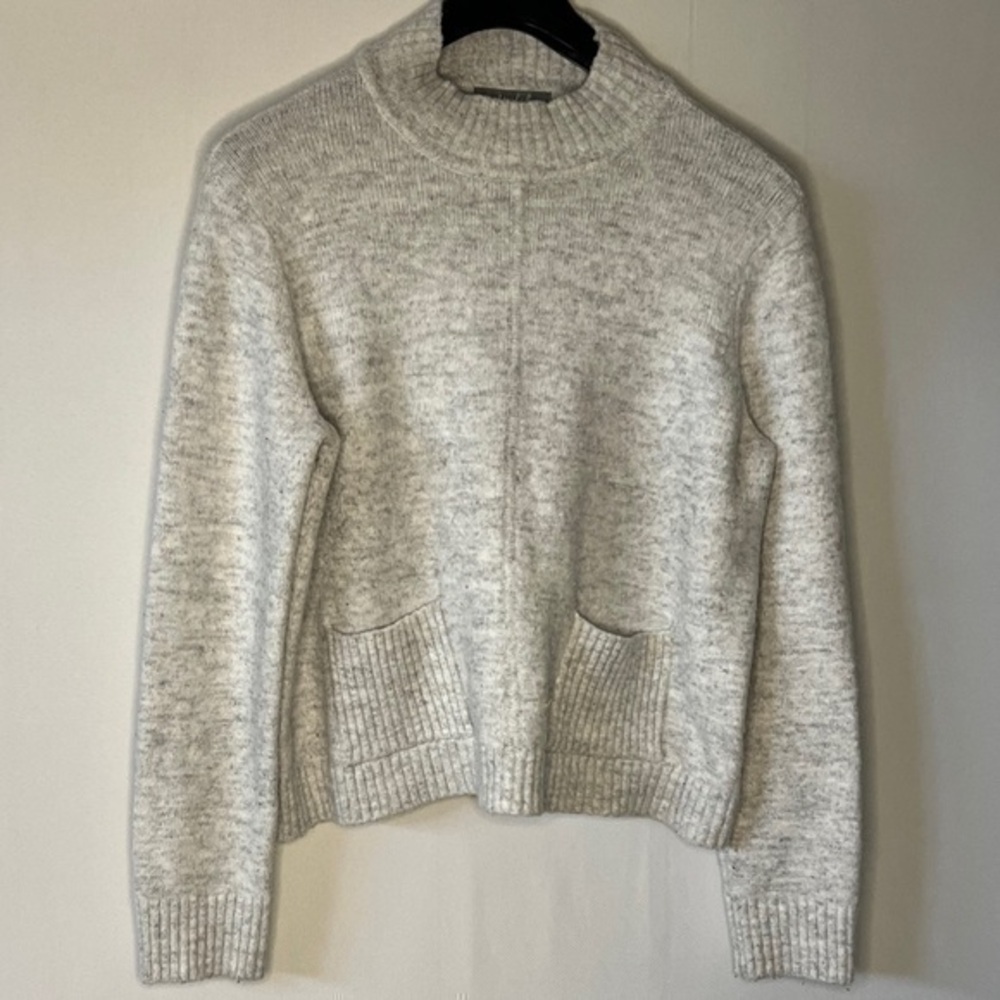 MARLED REUNITED CLOTHING Lite Gray Knit Long Sleeve Mock Neck Sweater Size L.